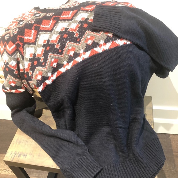 New V-Neck Sweater, L Size, Unisex - Picture 3 of 5